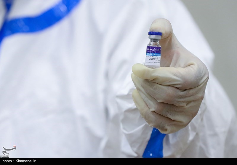 وزارت بهداشت در واکسیناسیون مددکاران بی‌عدالتی کرد/پاسخ حناچی را هم نمی‌دهند