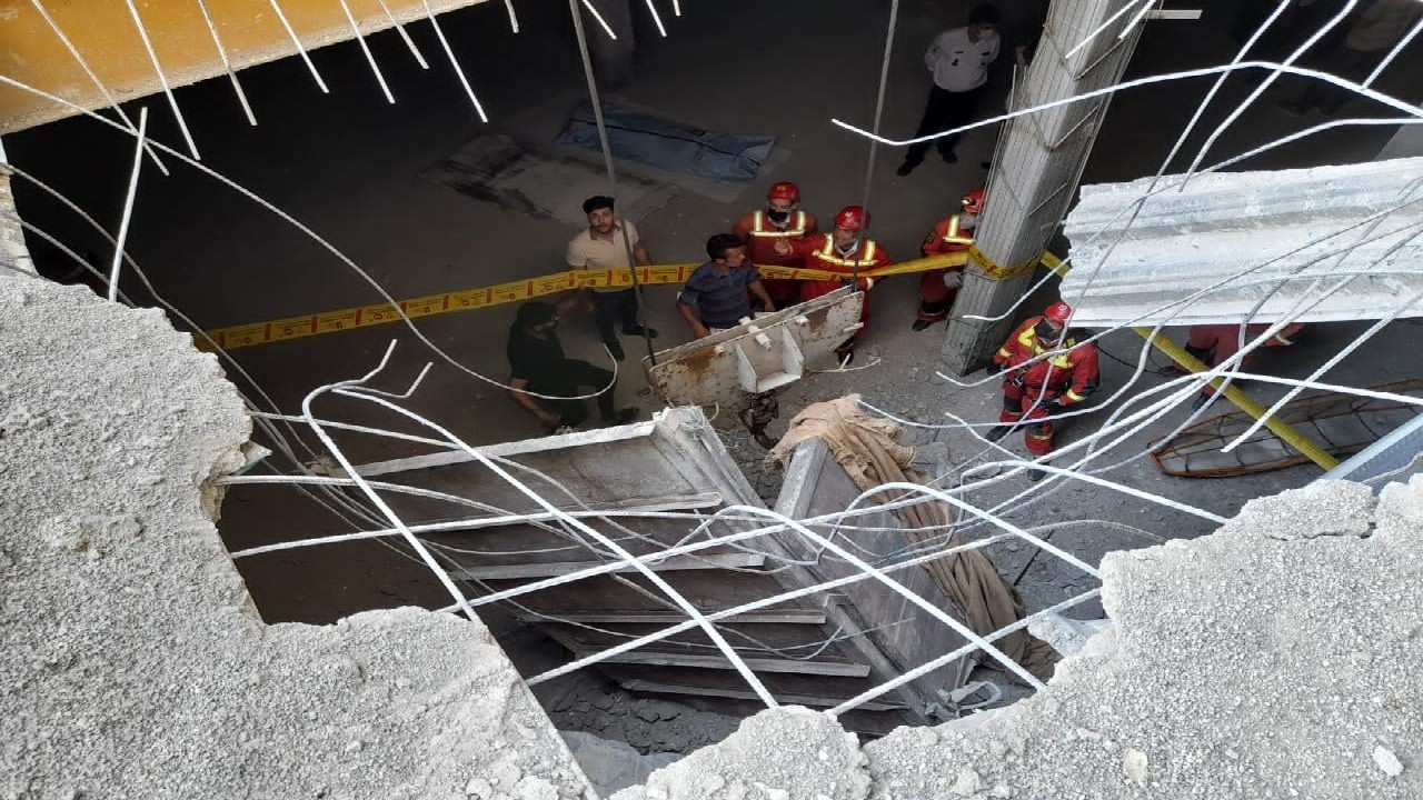 فوت دو نفر در حادثه سقوط در یک پروژه ساختمانی ۲۰ طبقه+تصاویر