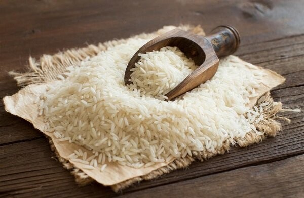 قیمت هر کیلوگرم برنج سفید در بازار ۳۰ تا ۳۲ هزار تومان است