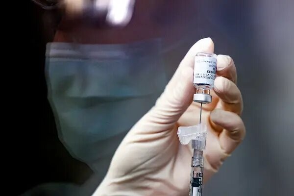 واکسیناسیون بیماران قلبی، دیابتی و گوارش در بیمارستان ناظران مشهد
