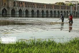 آغاز سومین مرحله لایروبی زاینده رود در شرق اصفهان