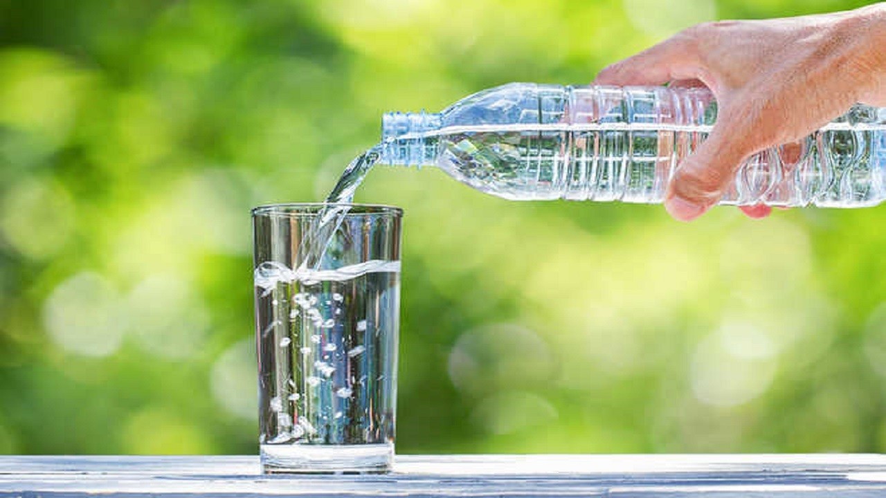 عوارض زیاده روی در مصرف آب؛ از مسمومیت آبی تا مشکلات قلبی