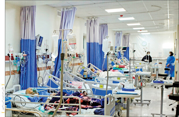 شرایط هرمزگان سیاه شد/ پذیرش بیماران در راهروهای بیمارستان‌ها