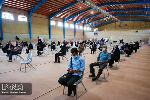 مراکز واکسیناسیون کرونا در اصفهان شنبه بازگشایی می‌شود