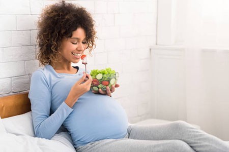 میزان قند نرمال بارداری چند است؟ عوارض قند خون بالا در بارداری
