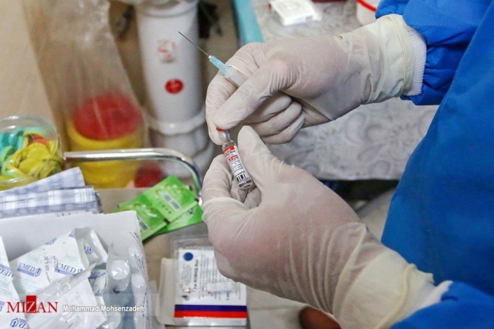 واکسیناسیون دانش آموزان ۱۵ سال به بالا لرستان علیه ویروس کرونا