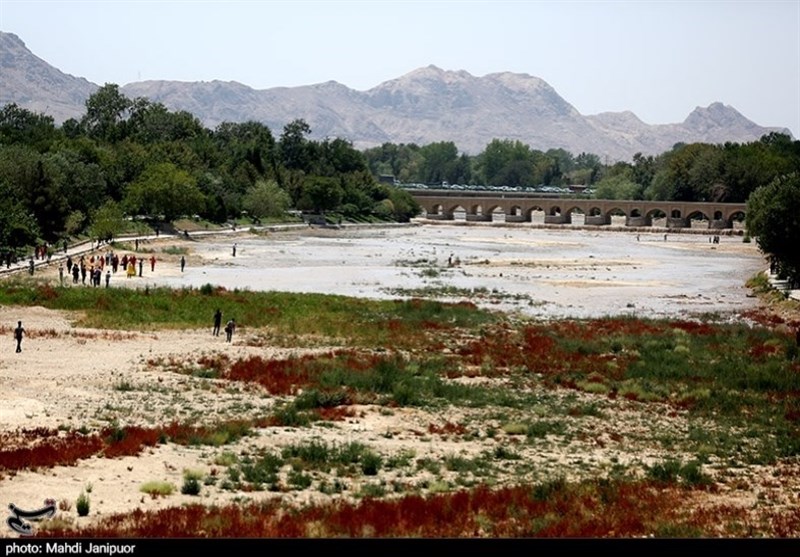 پل‌های تاریخی و آثار بین‌المللی اصفهان در آستانه ریزش هستند/ ضرورت توجه ملی به موضوع زاینده‌رود