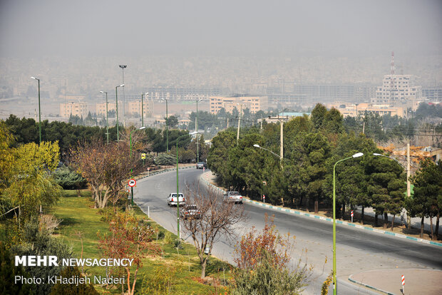 کارشناس مرکز پیش‌بینی هواشناسی اصفهان مطرح کرد؛                  ماندگاری غبارآلودگی هوای اصفهان در هفته آخر تابستان