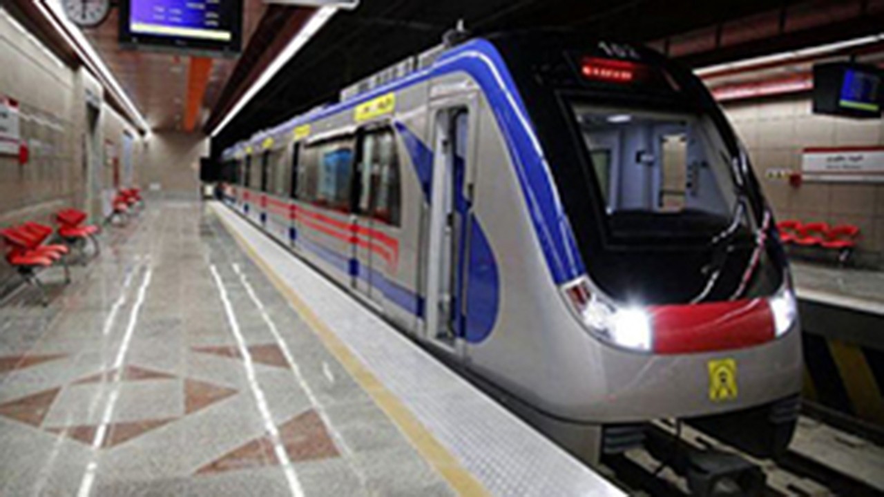 خط دو مترو شیراز تا سال آینده آماده جابجایی مسافر می‌شود