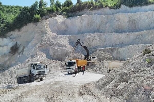 فعالیت ۱۶ معدن سیلیس در آذربایجان غربی/ضرورت جلوگیری از خام فروشی