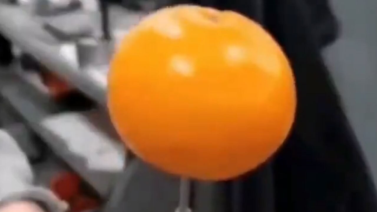 روشی جالب برای کندن پوست نارنگی و پرتقال + فیلم