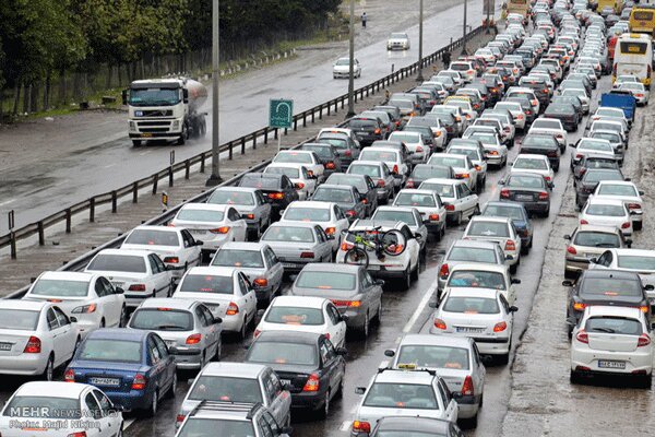معاون حمل و نقل و ترافیک شهرداری تهران مطرح کرد؛                 پیشنهاد افزایش ساعات طرح ترافیک و برداشتن محدودیت‌های شبانه