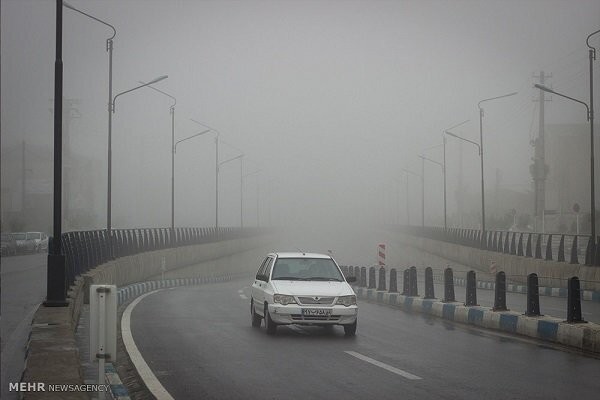 محورهای مازندران مه آلود و بارانی است