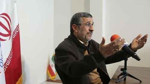 گلایه تند احمدی‌نژاد: بگذارید مردم نفس بکشند