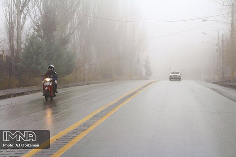 مه غلیظ در برخی محورهای استان اصفهان