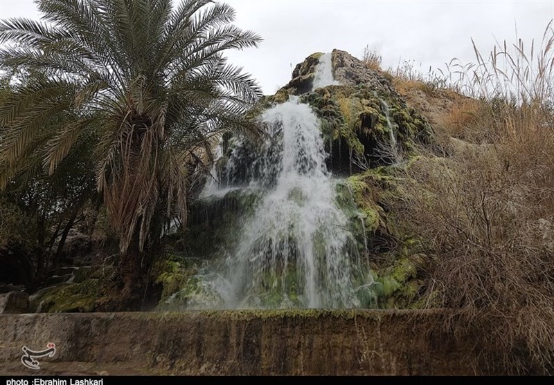 آبشار "تزرج" حاجی‌آباد‌ مورد غفلت مسئولان گردشگری قرار گرفته است + تصویر