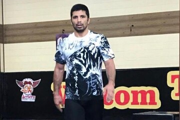 شکست کاپیتان سابق کاراته ایران در قفس MMA روسیه