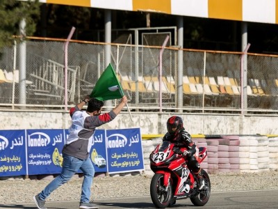 (تصاویر) مسابقات موتورسواری سرعت بانوان