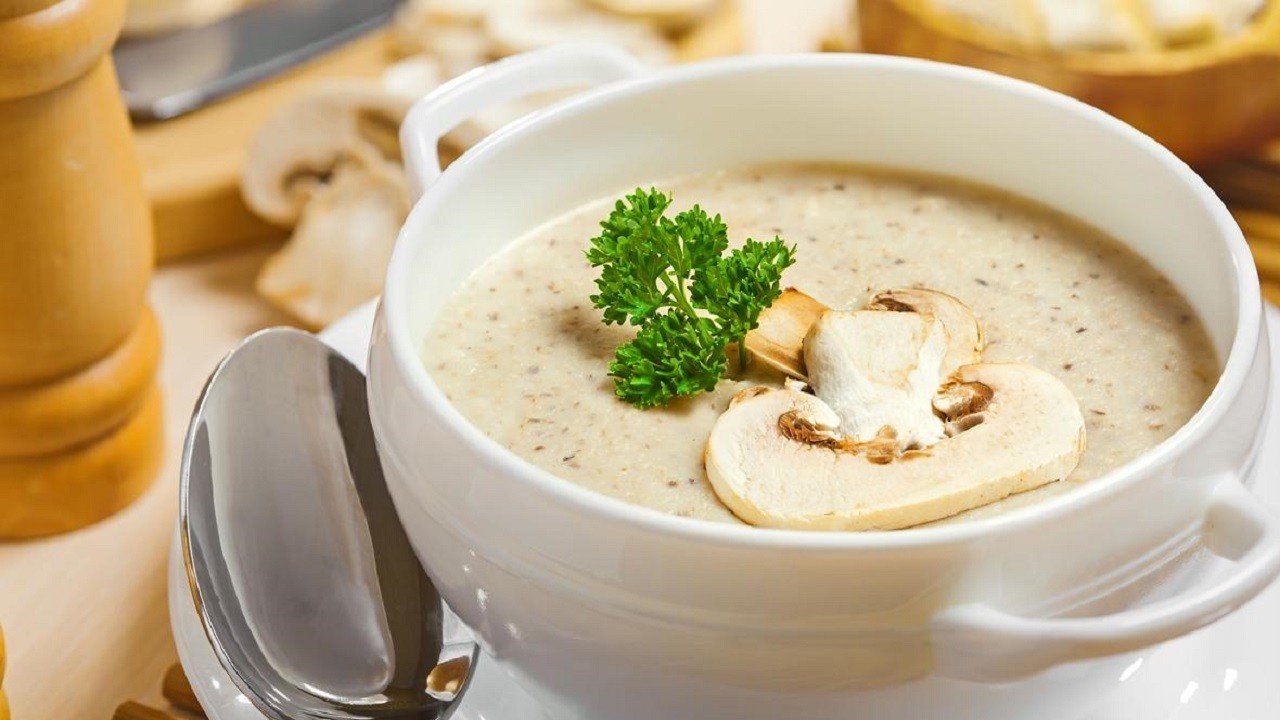 طرز تهیه سوپ گل کلم و قارچ + فیلم