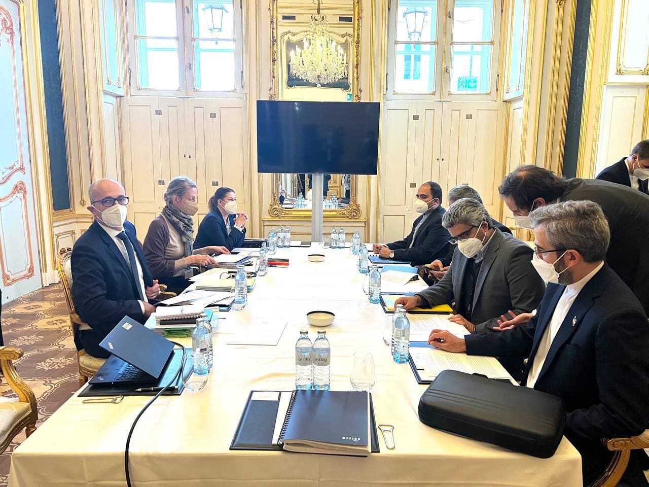 نشست مذاکره‌کنندگان ایرانی و طرف اروپایی در هتل کوبورگ برگزار شد