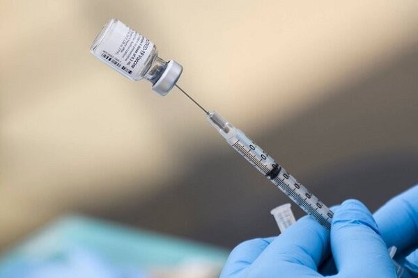 آغاز  واکسیناسیون در پایگاه تجمیعی شهید چمران رشت با دو نوبت