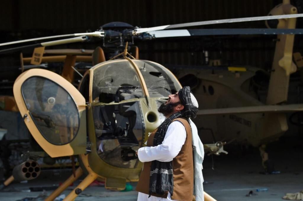 درخواست طالبان از تاجیکستان و ازبکستان برای بازگرداندن بالگردهای افغانستان