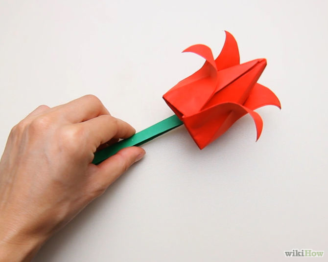 آموزش تصویری ساخت گل لاله با کاغذ