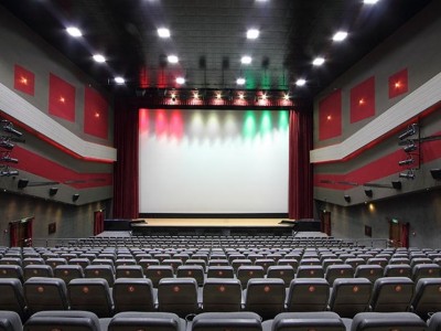 نیمی از سینماهای دولتی شیراز غیرفعال است