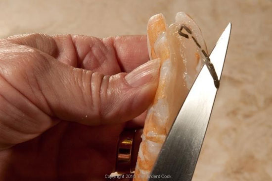 طرز پاک کردن میگو و پخت آن طرز پاک کردن میگو و پخت آن