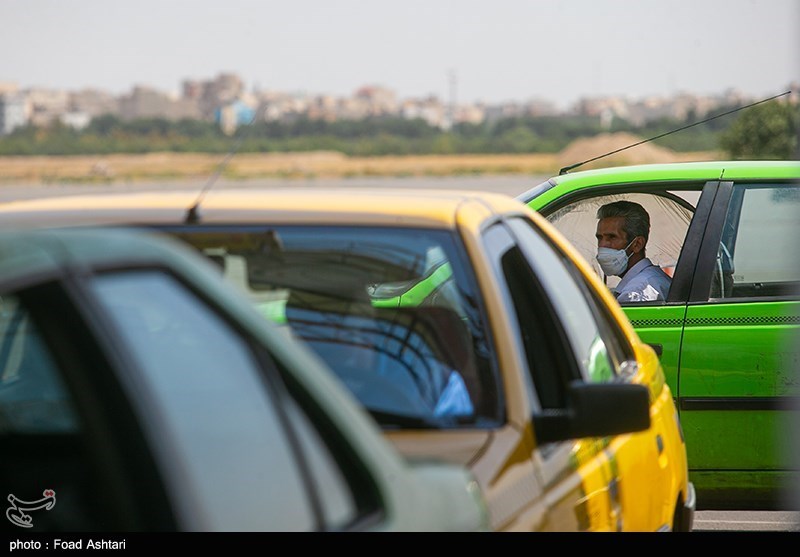 رانندگان تاکسی‌ها در ارومیه منفعت شخصی را بر سلامتی شهروندان ترجیح می‌دهند