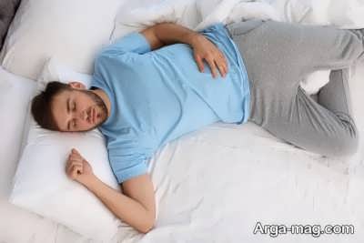 علل مرتبط با مشت کردن دست در خواب