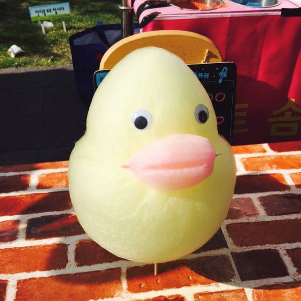 ایده‌های متنوع و زیبا برای تزیین پشمک شب یلدا به شکل جوجه