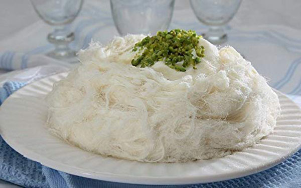 تزیین پشمک شب یلدا با خلال پسته