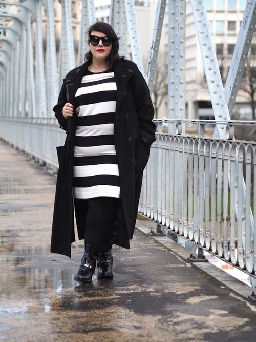 پالتو مشکی و سایز بزرگ