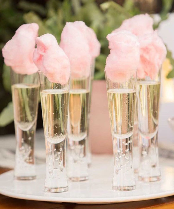 ایده‌های زیبا برای تزیین پشمک شب یلدا در لیوان