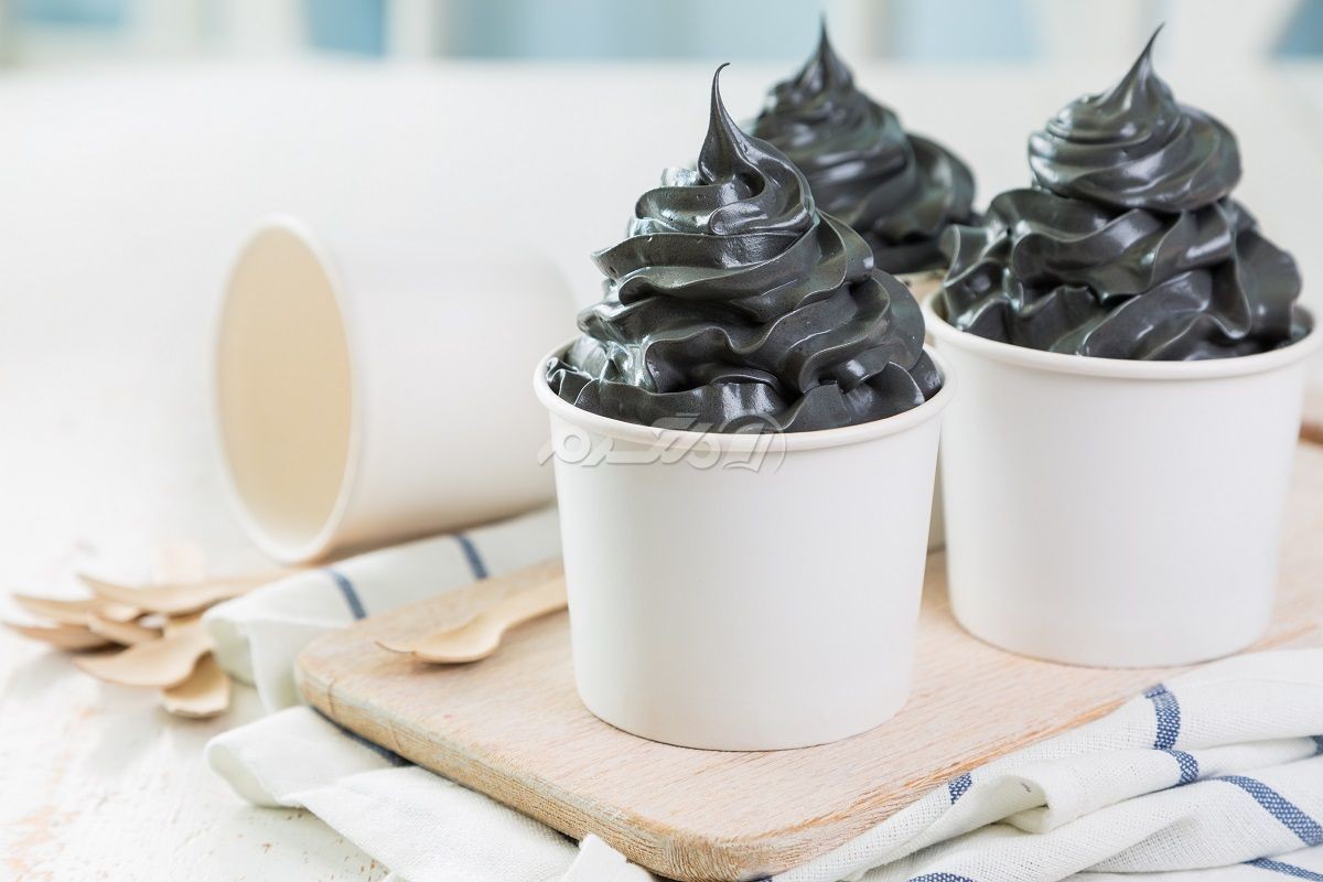 طرز تهیه بستنی زغالی در خانه