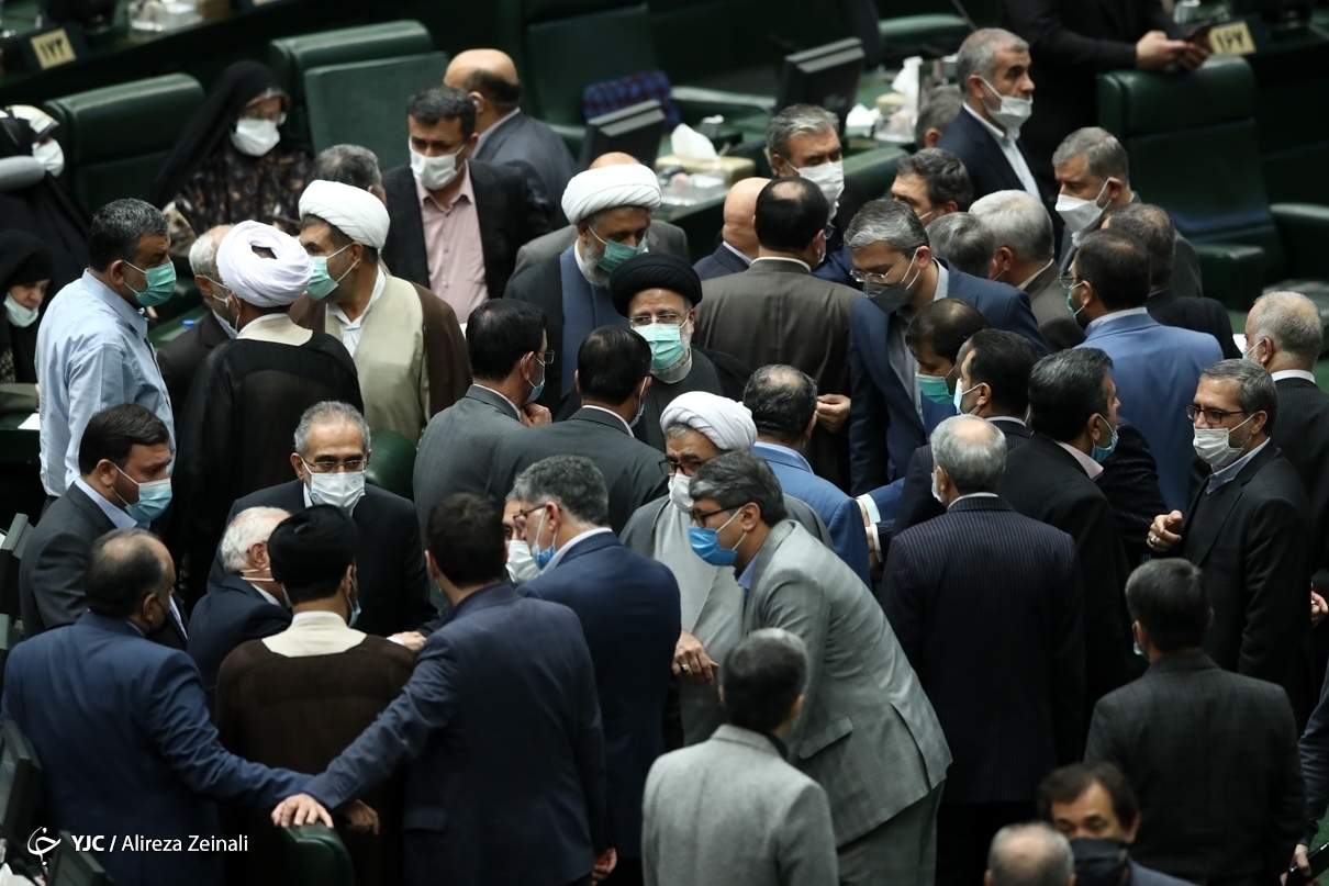 (تصاویر) حواشی مجلس امروز با حضور رئیسی