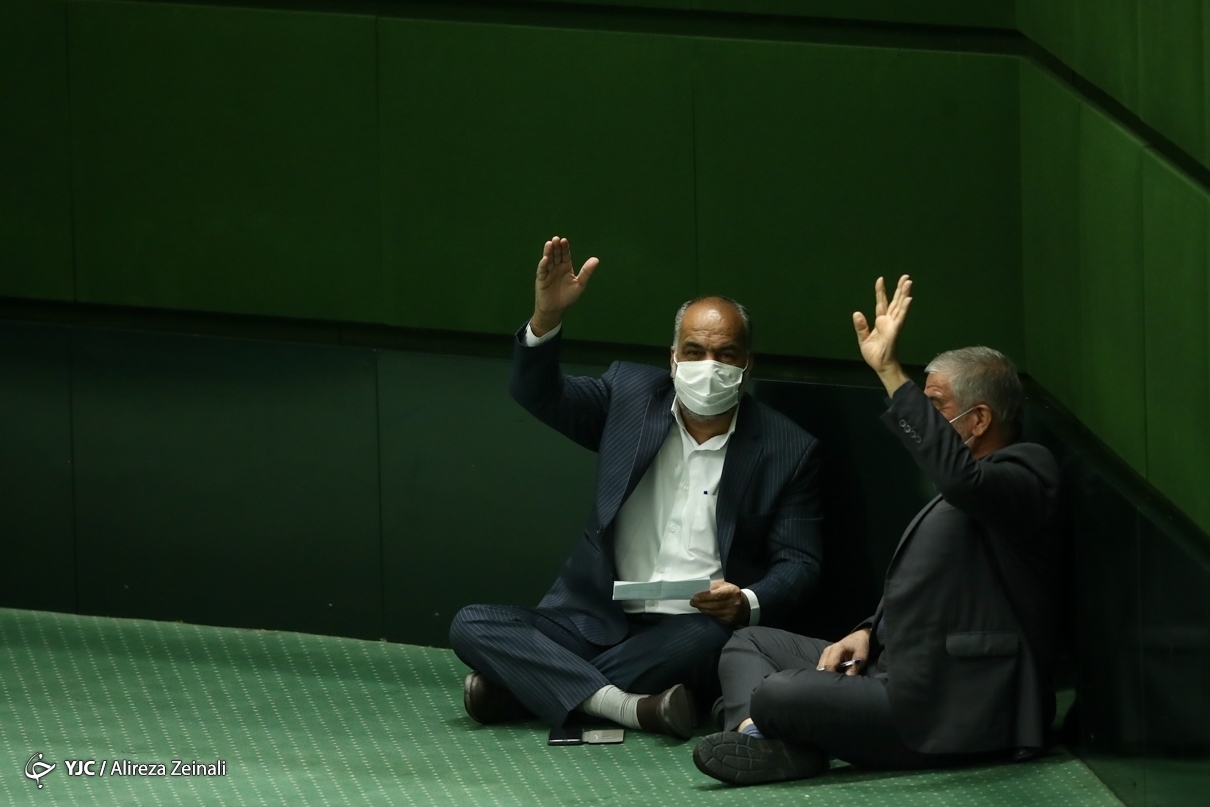 (تصاویر) حواشی مجلس امروز با حضور رئیسی