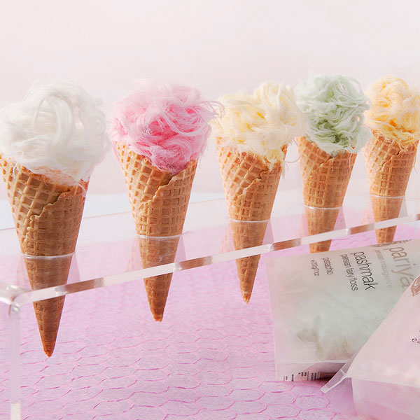 ایده‌های متنوع و زیبا برای تزیین پشمک شب یلدا به شکل بستنی قیفی