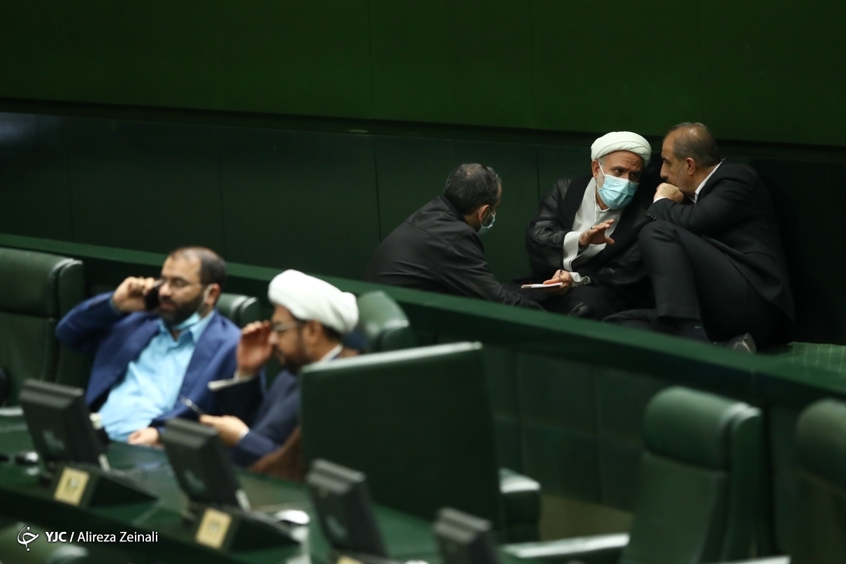 (تصاویر) حواشی مجلس امروز با حضور رئیسی