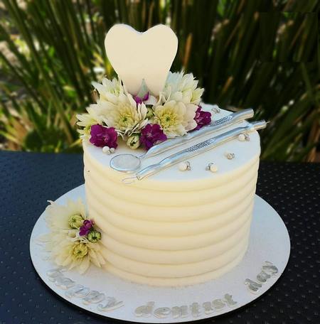 کیک روز دندانپزشک