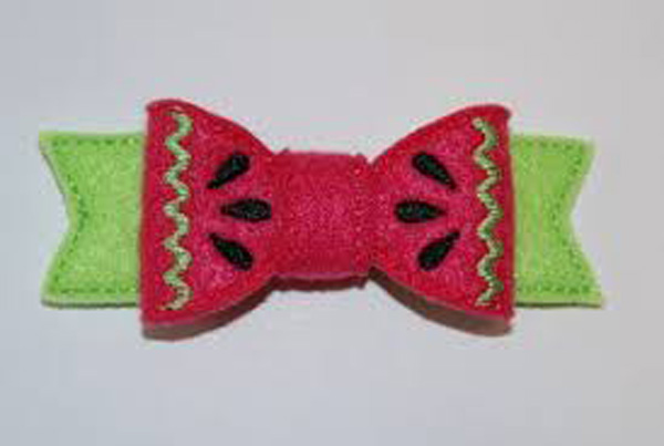 پاپیون نمدی هندوانهای برای شب یلدا پاپیون نمدی هندوانهای برای شب یلدا