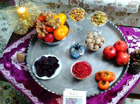 جدیدترین چیدمان سفره های شب یلدا،مدل چیدمان کرسی های شب یلدا سفره آرایی شب یلدا, شیک ترین چیدمان سفره های شب یلدا