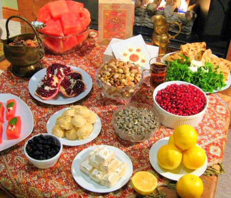 ایده هایی برای چیدمان سفره های شب یلدا،نحوه چیدمان سفره های شب یلدا چیدمان سفره های شب یلدا, چیدمان سفره های یلدا