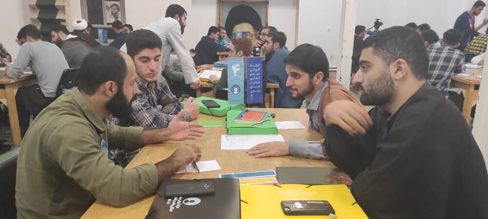 برگزاری کارگاه نقش آفرینان جهان شبکه‌ای برای طلاب