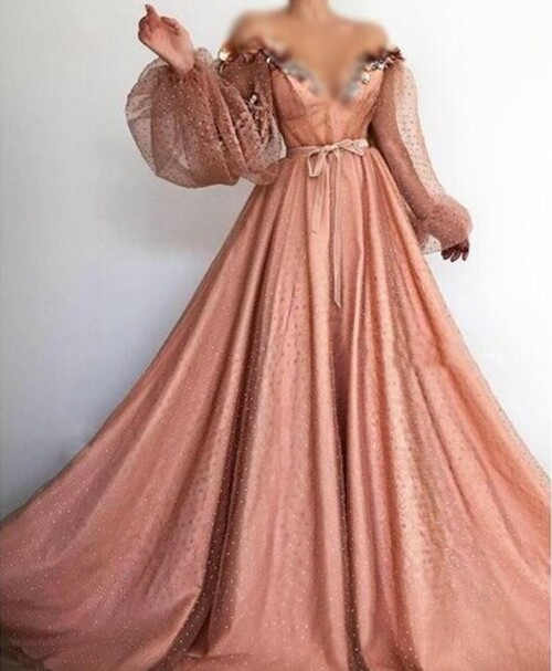 لباس مجلسی یقه هفت با آستین پفی لباس مجلسی یقه هفت با آستین پفی