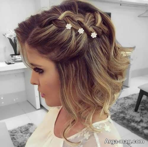 زن با موی کوتاه شینیون شده