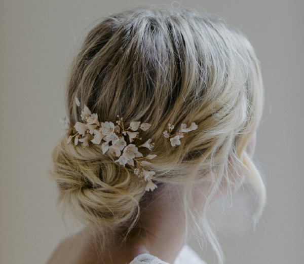 زن با موی کوتاه شینیون شده