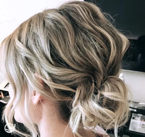 زن با موی کوتاه شینیون شده