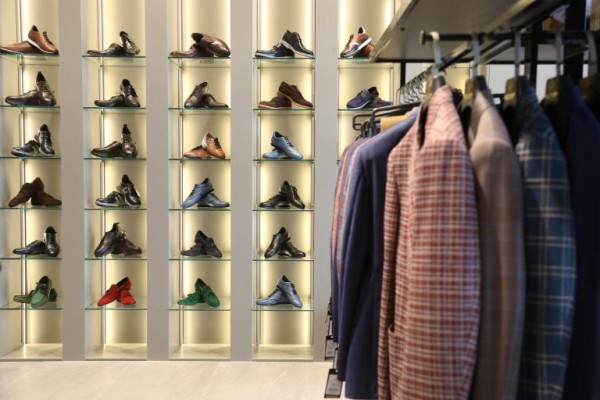 کت و شلوار و کفش هاکوپیان